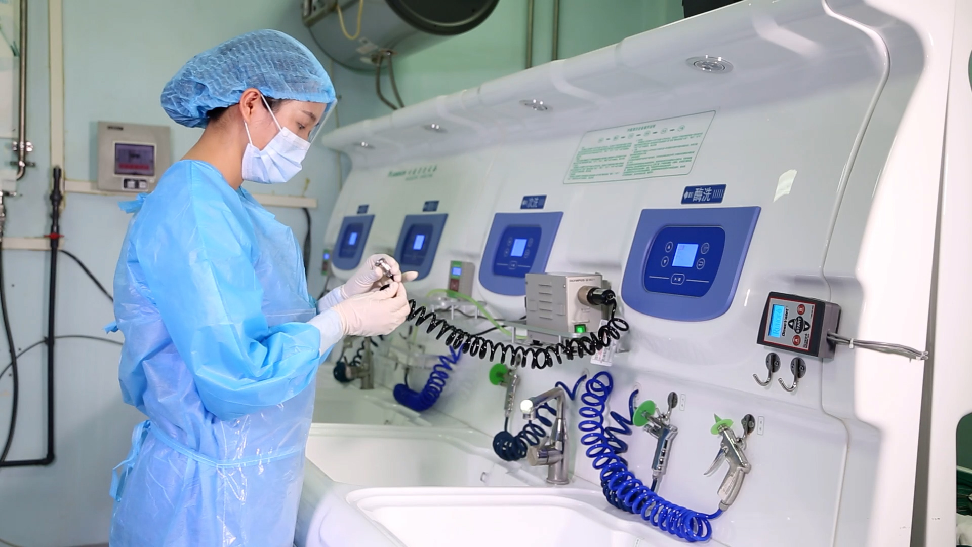 四川大学华西医院内镜中心纪录片《微观生命》