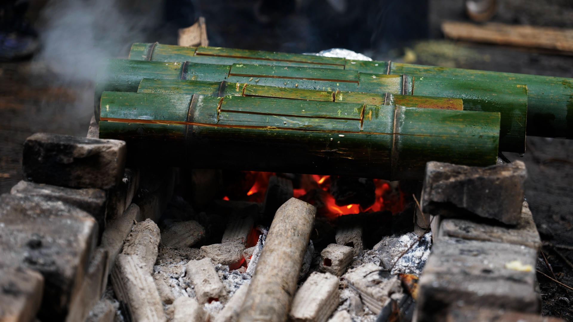 中国名小吃竹筒饭纪录片